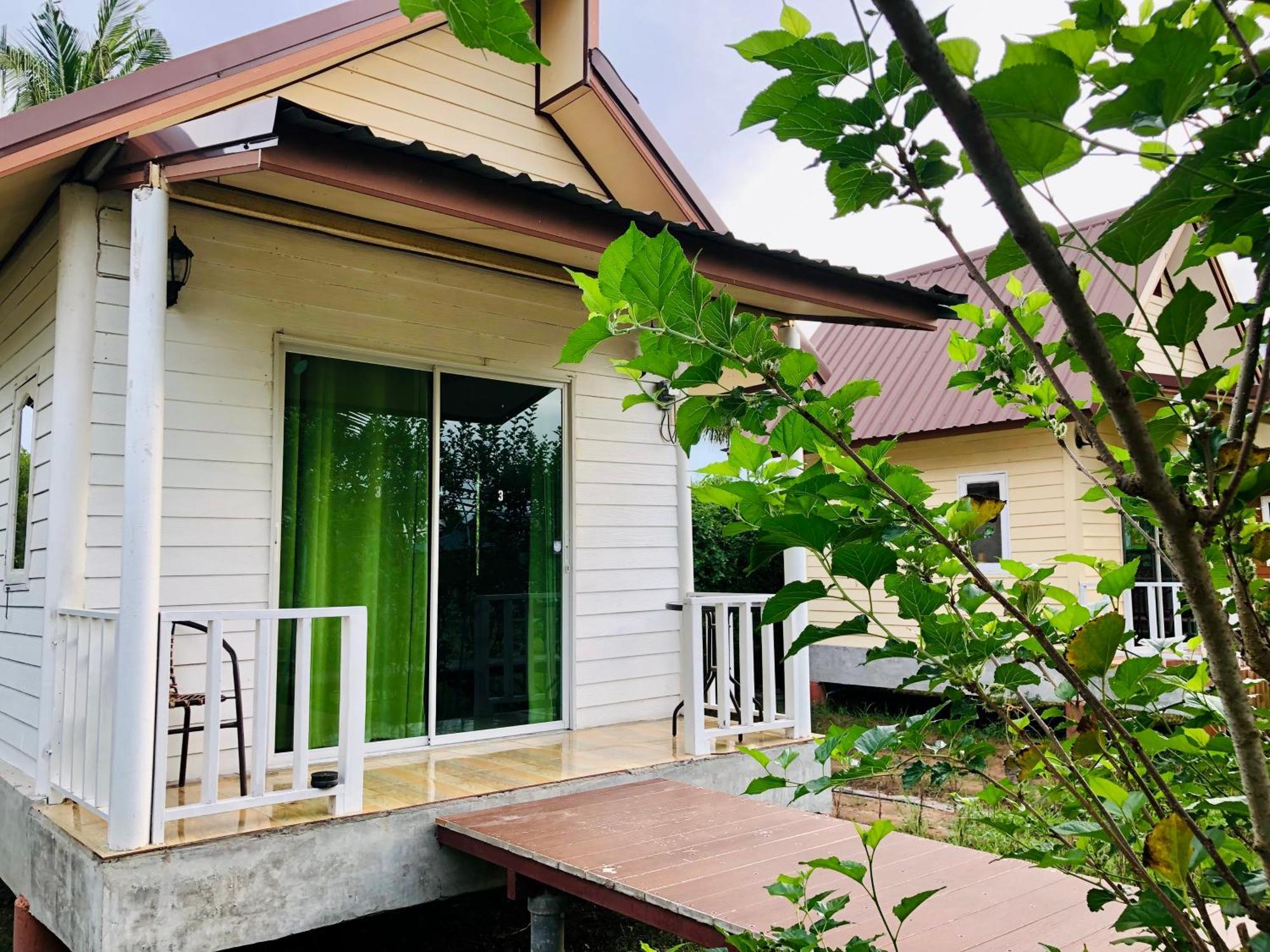 Baan Thung Home Stay Prasat Bagian luar foto