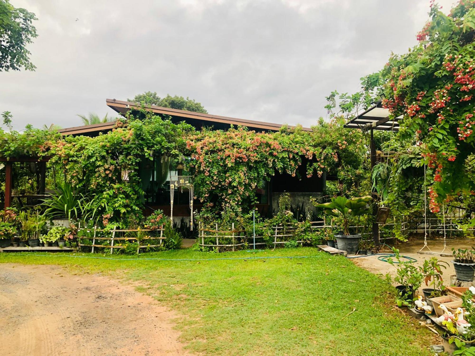 Baan Thung Home Stay Prasat Bagian luar foto