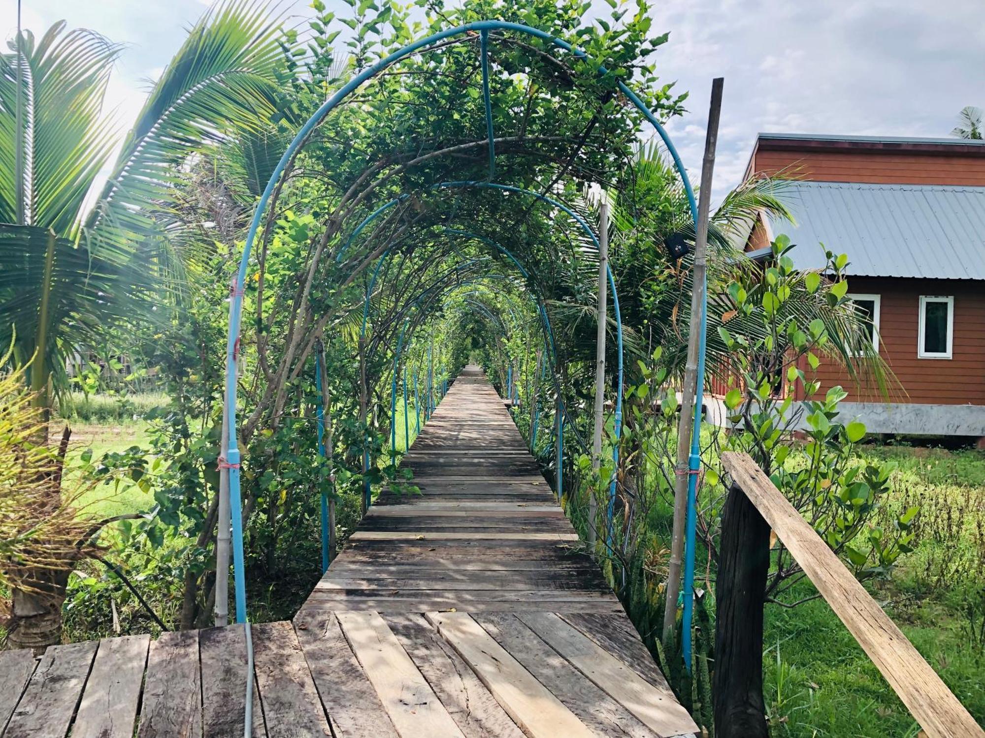 Baan Thung Home Stay Prasat Bagian luar foto