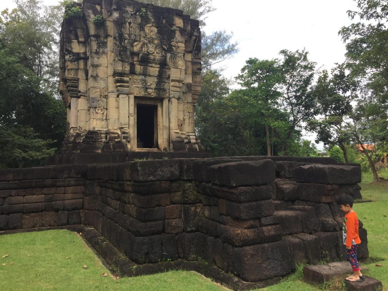 Baan Thung Home Stay Prasat Bagian luar foto