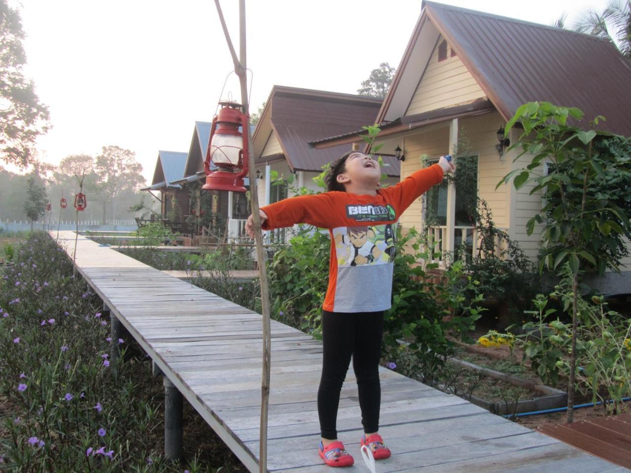 Baan Thung Home Stay Prasat Bagian luar foto