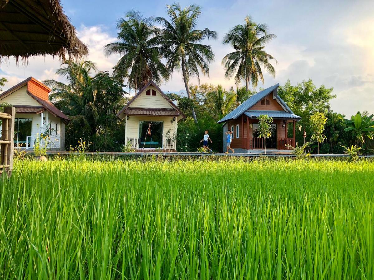Baan Thung Home Stay Prasat Bagian luar foto