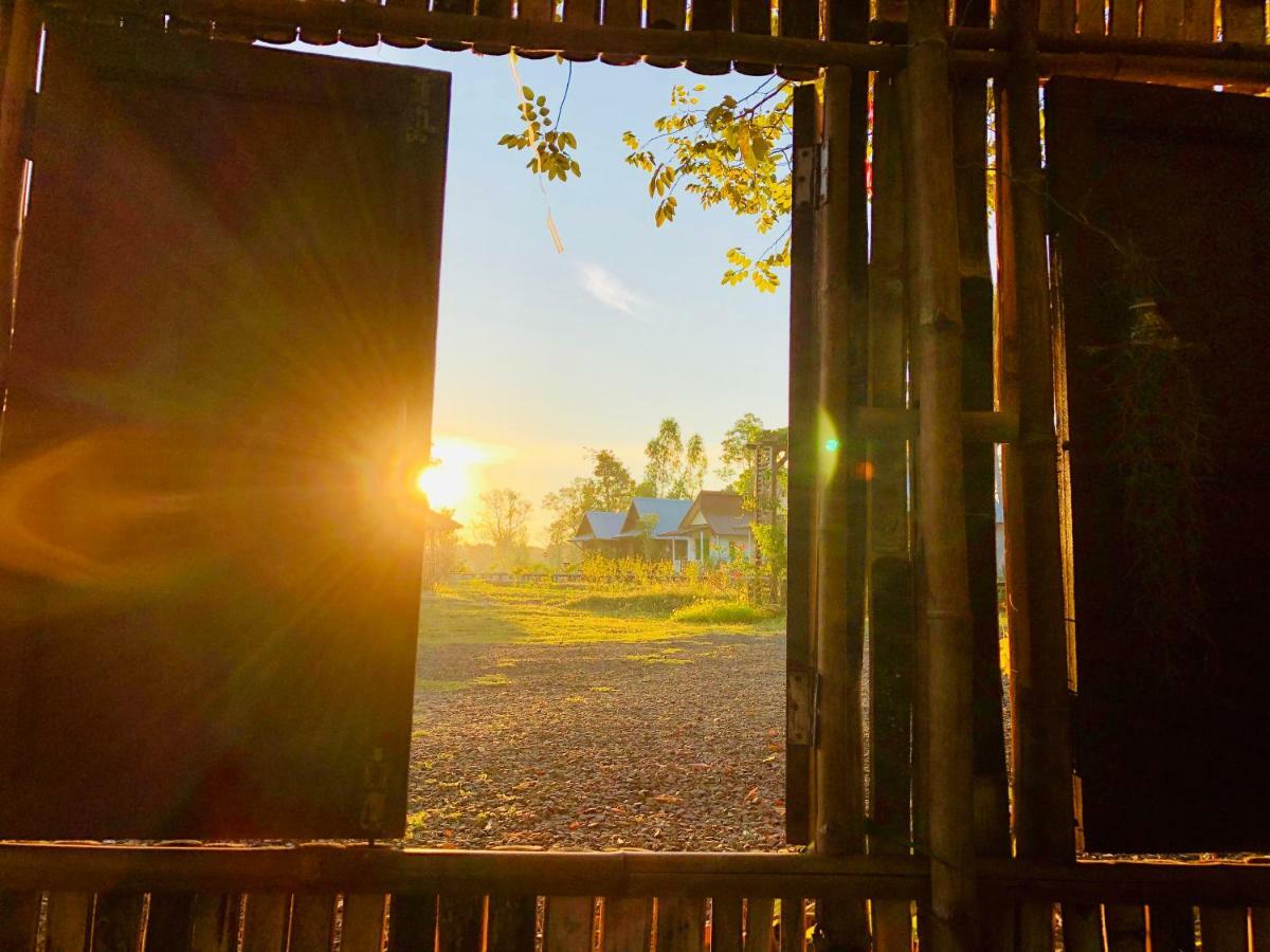 Baan Thung Home Stay Prasat Bagian luar foto