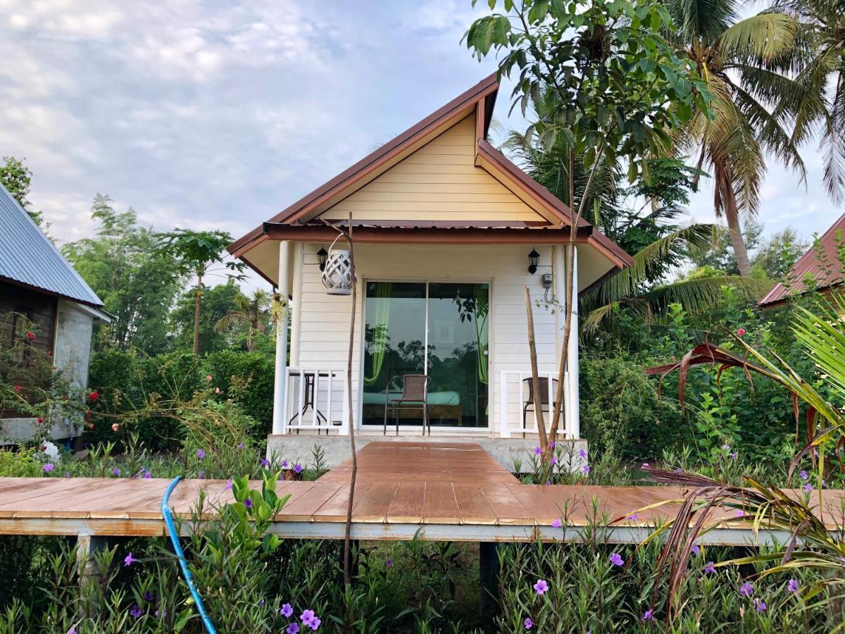 Baan Thung Home Stay Prasat Bagian luar foto