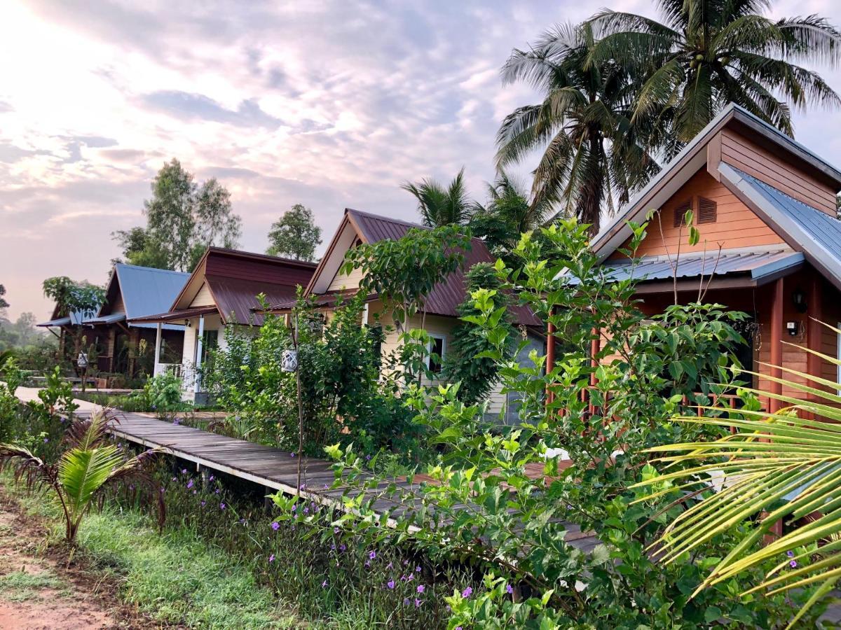 Baan Thung Home Stay Prasat Bagian luar foto